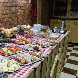 Zöldsziget Menedék Rendezvény és Pihenőház Bárna - Vendéglátás