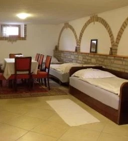 Múltidéző és Hagyományőrző Porta