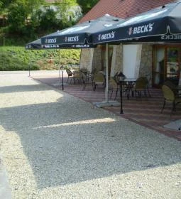 Naspolya Étterem & Panzió 