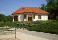 Naspolya Panzió & Étterem Bátaapáti