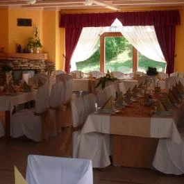 Naspolya Panzió & Étterem Bátaapáti - Vendéglátás