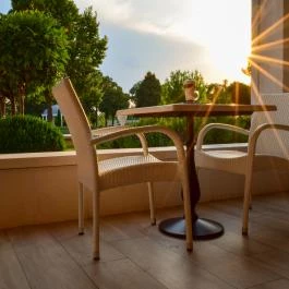 Arcanum Hotel Békéscsaba - Medence/kert