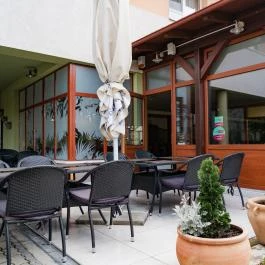 Panoráma Étterem és Hotel Békéscsaba - Medence/kert