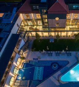 Bordűr Wellness Hotel és Szőnyegmúzeum