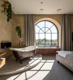 Bordűr Wellness Hotel és Szőnyegmúzeum