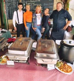 Hintóvölgye Retro Terasz & Borétterem