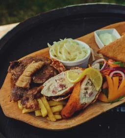 Hintóvölgye Retro Terasz & Borétterem