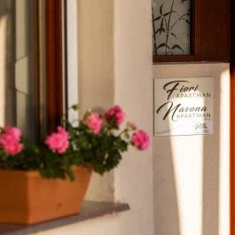 Róma Apartmanház Bogács - Medence/kert