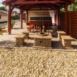 Róma Apartmanház Bogács - Medence/kert