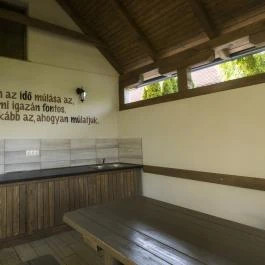 Toszkána Apartmanház Bogács - Medence/kert