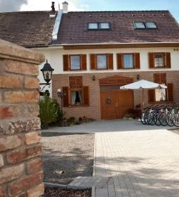 Atkári Pince Panzió