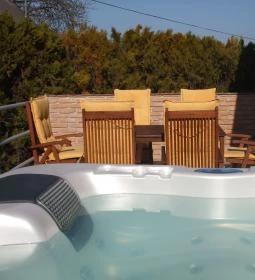 Atkári Pince Panzió