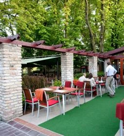 Budai Gesztenyés Étterem és Kávézó