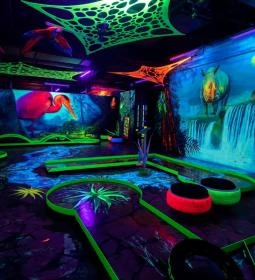 INDOOR MiniGolf