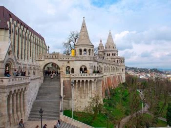 Nyomozz velünk városnéző detektívkaland: Mentsétek meg Erzsébet királynét! Budapest