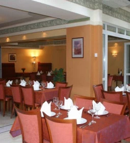 Alfa Art Hotel Étterme