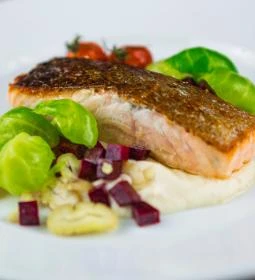 Apacuka Étterem Kávéház Varieté