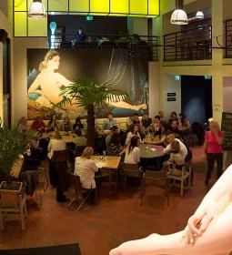 Apacuka Étterem Kávéház Varieté