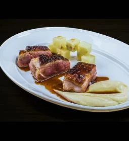 Apacuka Étterem Kávéház Varieté