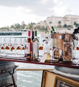 BOATanic Terrace & Bar