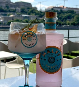 BOATanic Terrace & Bar