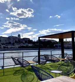 BOATanic Terrace & Bar