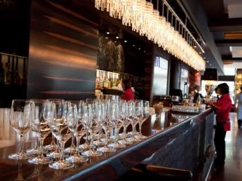 Boom & Brass Bar és Restaurant Budapest