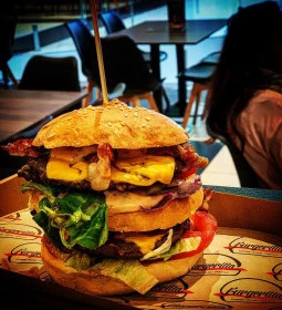 Burgerilla - Lurdy Ház