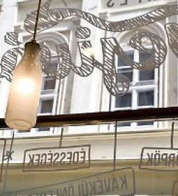 Cserpes Tejivó - Corvin köz