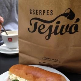 Cserpes Tejivó - Corvin köz Budapest - Egyéb