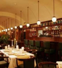 Első Pesti Rétesház Étterem