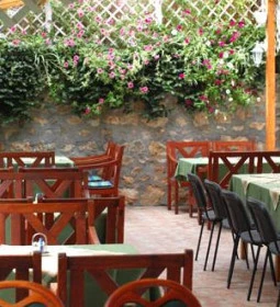 Fenyőgyöngye Vendéglő