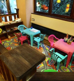 Gulliver Étterem, Pizzéria, Kávézó