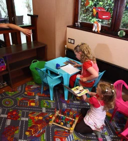 Gulliver Étterem, Pizzéria, Kávézó