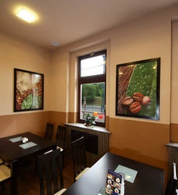 Gulliver Étterem, Pizzéria, Kávézó