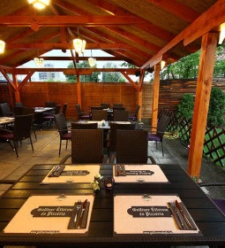 Gulliver Étterem, Pizzéria, Kávézó