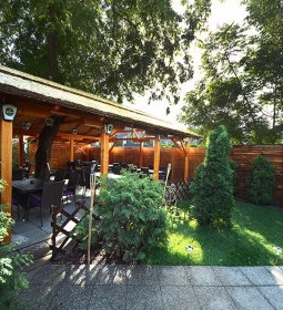 Gulliver Étterem, Pizzéria, Kávézó