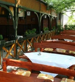 Harapó Mókus Vendéglő