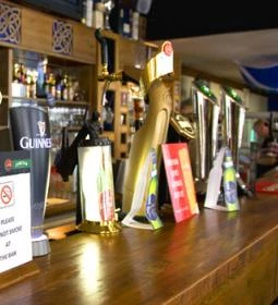 Kaledónia Skót Gastro & Sport Pub