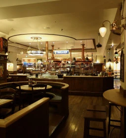 Paulaner Sörház - MOM Park