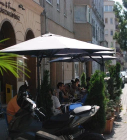 Piazza di Francesco Kávéház-Cukrászda