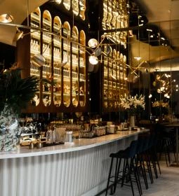 Sfinx Gin & Wine Bar