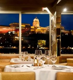 Spoon Café & Lounge