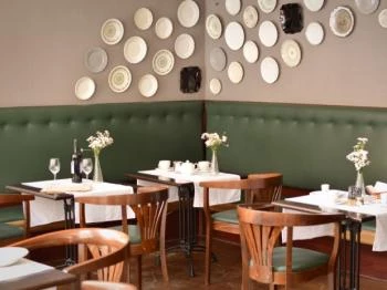 Stelázsi Kávézó, Étterem & Borbár Budapest