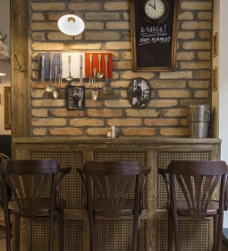 á table! - Madách tér