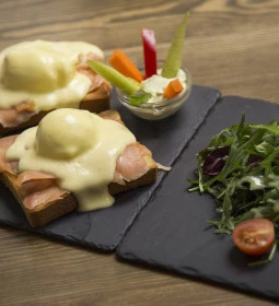 á table! - Madách tér