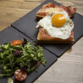 á table! - Madách tér Budapest - Egyéb