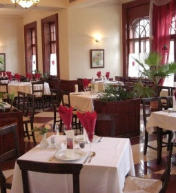 Új Tündérkert Étterem & Kávéház