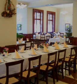 Új Tündérkert Étterem & Kávéház