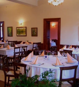 Új Tündérkert Étterem & Kávéház